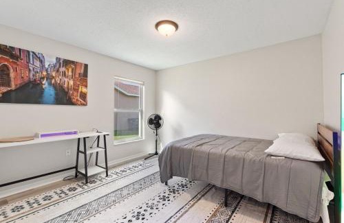 Lakeland House | Cozy 3BR 2BA Getaway Legoland Winterhaven