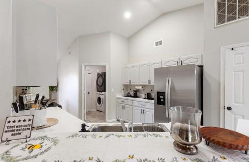 Lakeland House | Cozy 3BR 2BA Getaway Legoland Winterhaven