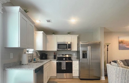Biloxi House | Cozy 3BR Biloxi Retreat – Close to Beach, Dining & Casinos!