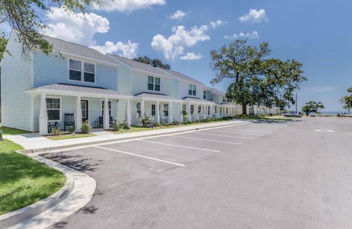 Biloxi House | Cozy 3BR Biloxi Retreat – Close to Beach, Dining & Casinos!