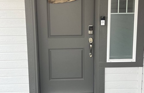 Nampa House | Cozy 3BR Getaway King Suite, AC, Near Greenbelt & Ford Center, wineries, parks.