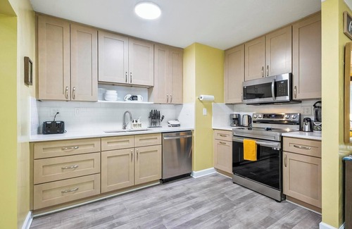 Disston Heights House | Cozy 3BR Home + Fully Fenced Yard in St. Pete