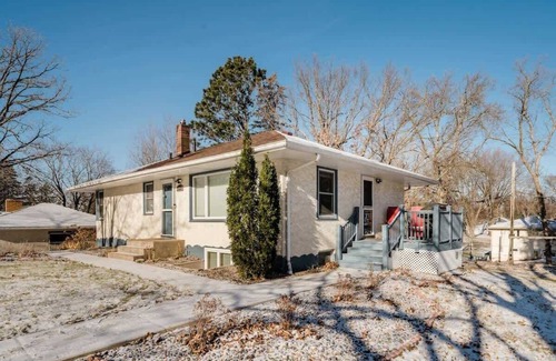 Oakdale House | Cozy 3BR Home in Oakdale with BBQ & Private Patio!