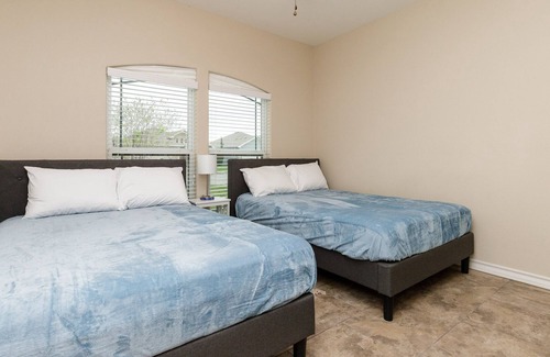 South Side House | Cozy 3BR Home, Just 15 Mins to Beach! Fast WiFi - 541 Mbps - Ideal Getaway!