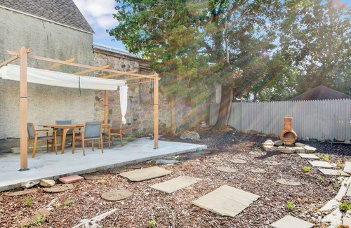 Bryn Mawr House | Cozy 3BR Home w/Game Room