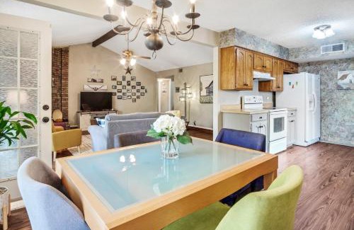 Southwest Arlington House | Cozy 3BR Kid & Dog Friendly Home In Central Location! home