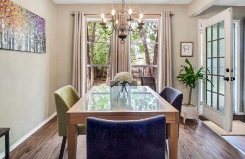 Southwest Arlington House | Cozy 3BR Kid & Dog Friendly Home In Central Location! home