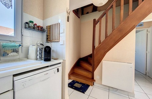 Stella-Plage House | Cozy 3BR Pavilion Near Beach, Shops, Garden, and Free WiFi