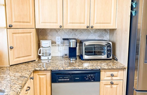 Grove City House | Cozy 3BR Pool Home Minutes from Beaches!