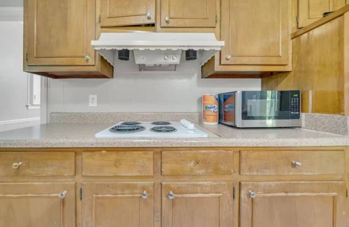 East Memphis House | Cozy 3BR Retreat in Memphis with Game Room