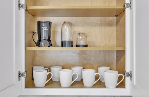 Des Plaines House | Cozy 3BR Retreat with grill Near O’Hare Airport