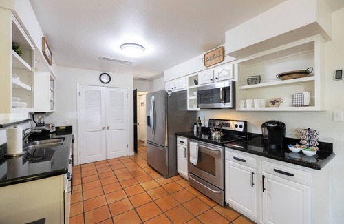 Cavalier Vista House | Cozy 3BR Scottsdale Home w/Fire-Pit & Ping-Pong