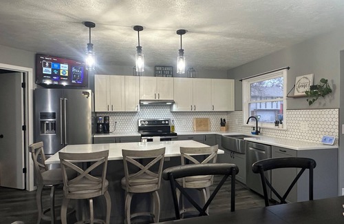 Papillion House | Cozy 4-BD house in central Papillion with dedicated office, game room & WiFi