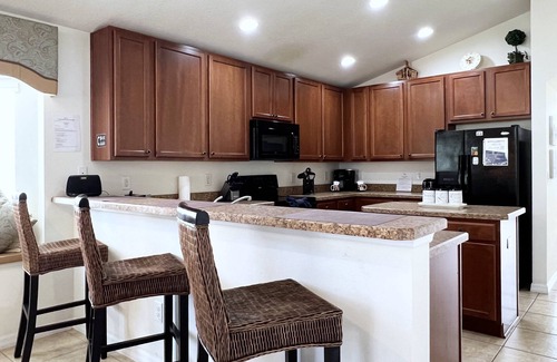 Veranda Palms House | Cozy 4 Bed 3 Bath Pool Home with Game Room-4450NP