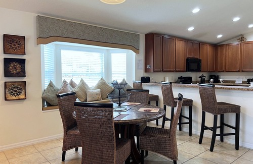 Veranda Palms House | Cozy 4 Bed 3 Bath Pool Home with Game Room-4450NP