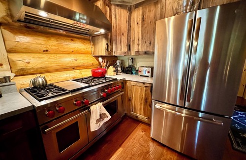 Seeley Lake Cabin | Cozy 4-bedroom Cabin, Sleeps 9, in beautiful Seeley Lake