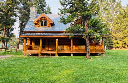 Seeley Lake Cabin | Cozy 4-bedroom Cabin, Sleeps 9, in beautiful Seeley Lake