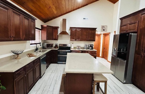 Branson Cabin | Cozy 4-bedroom Cabin in Branson