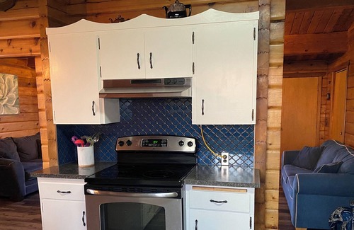Torrington House | Cozy 4 bedroom cabin on secluded, charming farm