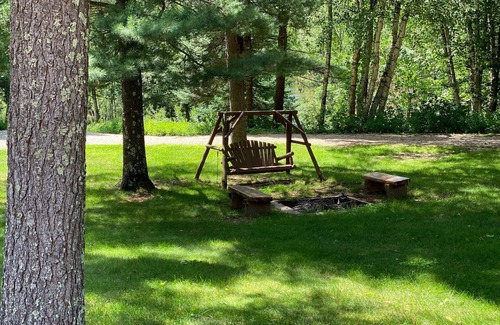 Suring Cabin | Cozy 4-bedroom cabin with AC and WiFi on 20 acres overlooking a private pond