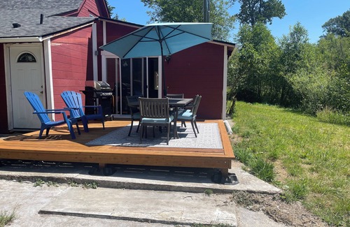 Pierce County Cottage | Cozy 4-bedroom cottage in enjoyable Elbe with WiFi on 16 wooded acres
