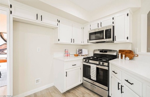 Green Valley House | Cozy 4-bedroom house in beautiful Henderson with Pool and Spa
