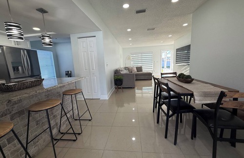 Bearss Plaza House | Cozy 4-bedroom House w/Pool, Tikihood, clean ambient, nice place near Airport!
