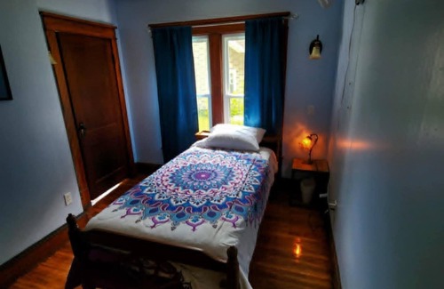 Avoca House | Cozy 4-bedroom house with AC and WiFi in peaceful Avoca
