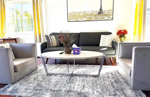 South Sundale House | Cozy 4 bedroom in Fremont with free Parking & WiFI & Great location