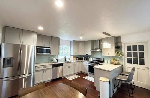 Stone Mountain House | Cozy 4-Bedroom Retreat Near Stone Mountain Park – Perfect for Family Getaways!