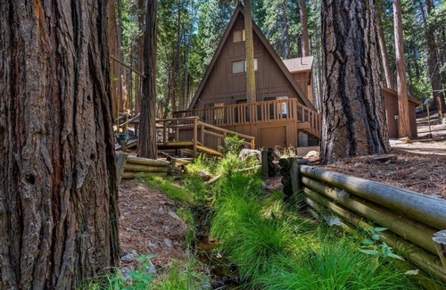 Alta Sierra Cabin | Cozy 4-bedroom cabin in awesome Wofford Heights with WiFi