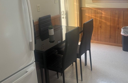 Lincoln House | Cozy 4-BR 2 BA house in marvelous Lincoln neighborhood. WIFI available