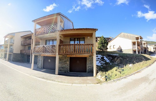 Les Angles Apartment | Cozy 4-star apartment (heated swimming pool-sauna)