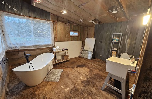 Darrington Cabin | Cozy 40 Acre Homestead Cabin w/360 Views + Soaker Tub!