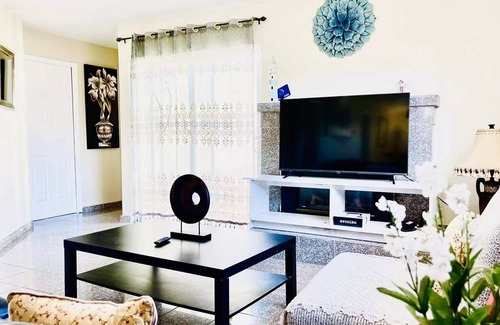 Union City House | Cozy 4B2B house central area W/D parking