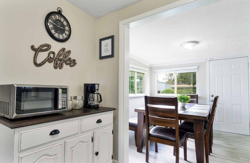 Orange Park House | Cozy 4Bd 2.5Bth 35 min from beach & 28 min to Mayo