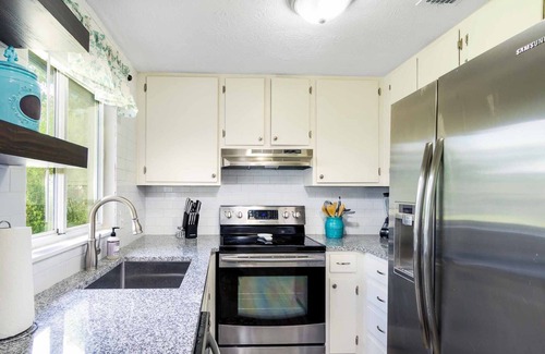 Orange Park House | Cozy 4Bd 2.5Bth 35 min from beach & 28 min to Mayo