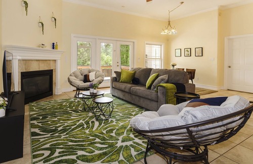 Tallahassee House | Cozy 4BR 2.5BA Home, Corn-holes Spacious