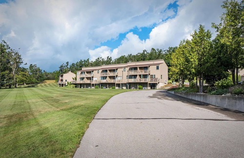 Harbor Springs Apartment | Cozy 4BR Condo - Pool Access, Near Ski & Lake