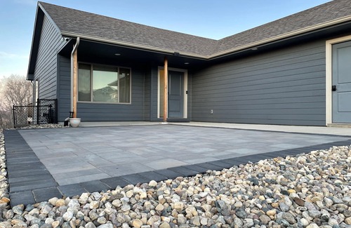 Sioux Falls House | Cozy 4King bed+3Bath near Downtown&Airport open concept Scenic backyard view