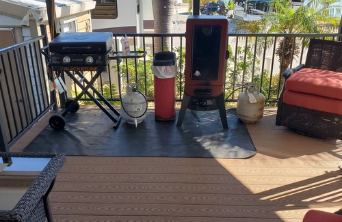 Punta Gorda RV Rental | Cozy 55 and over campground in Punta Gorda -WiFi, AC, pool access, bocce courts