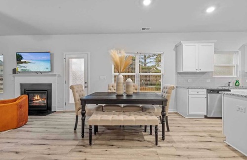 Grayson House | Cozy 5B3B Getaway｜Flexible Month-to-Month Stay｜Pet-Friendly Comfort #41952