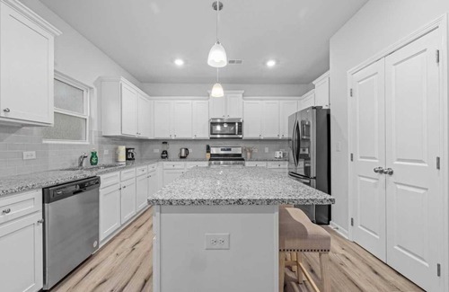 Grayson House | Cozy 5B3B Getaway｜Flexible Month-to-Month Stay｜Pet-Friendly Comfort #41952