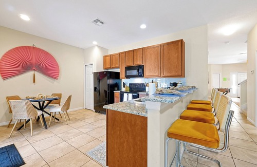Veranda Palms House | Cozy 5BD Stay - Pool & BBQ- Close to Disney