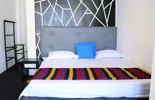 Nalagasdeniya Villa | Cozy 5BR Villa wt Pvt beach + natural pool + bar + cook