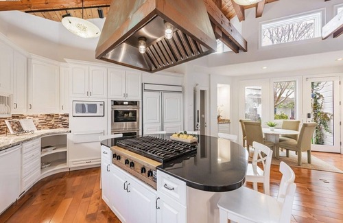 Moraga House | Cozy 6 bd room Retreat near Saint Mary's College