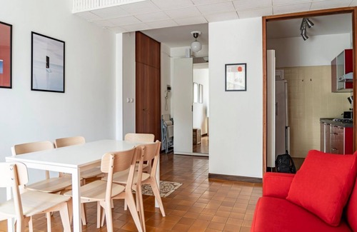 Corno Apartment | Cozy 80 sqm apartment located on the first floor of a building with a lift, ideal for hosting up to 6 people.Located in Garda, the accommodation boasts a strategic position: the beach is just a 2-minute walk away, while the city center can be easily reac