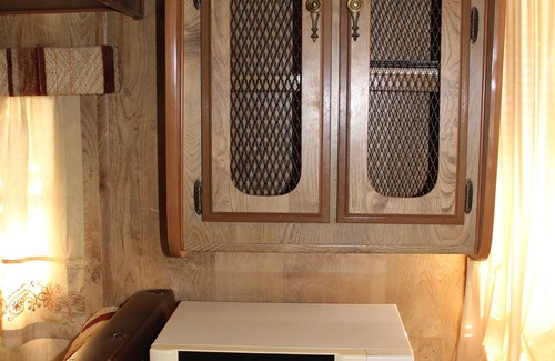 Bombay Beach House | Cozy 80s Safari Style RV in Tranquil Bombay Beach with AC