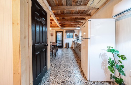 Wellington Cabin | Cozy A-Frame Cabin Retreat w/AMAZING Back Porch- Perfect Relaxation in DBNF/RRG