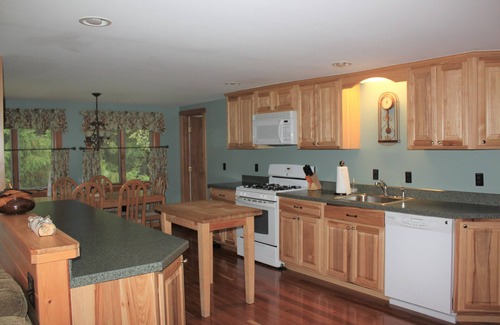 Stockbridge House | Cozy A-Frame close to skiing and on VAST Trails